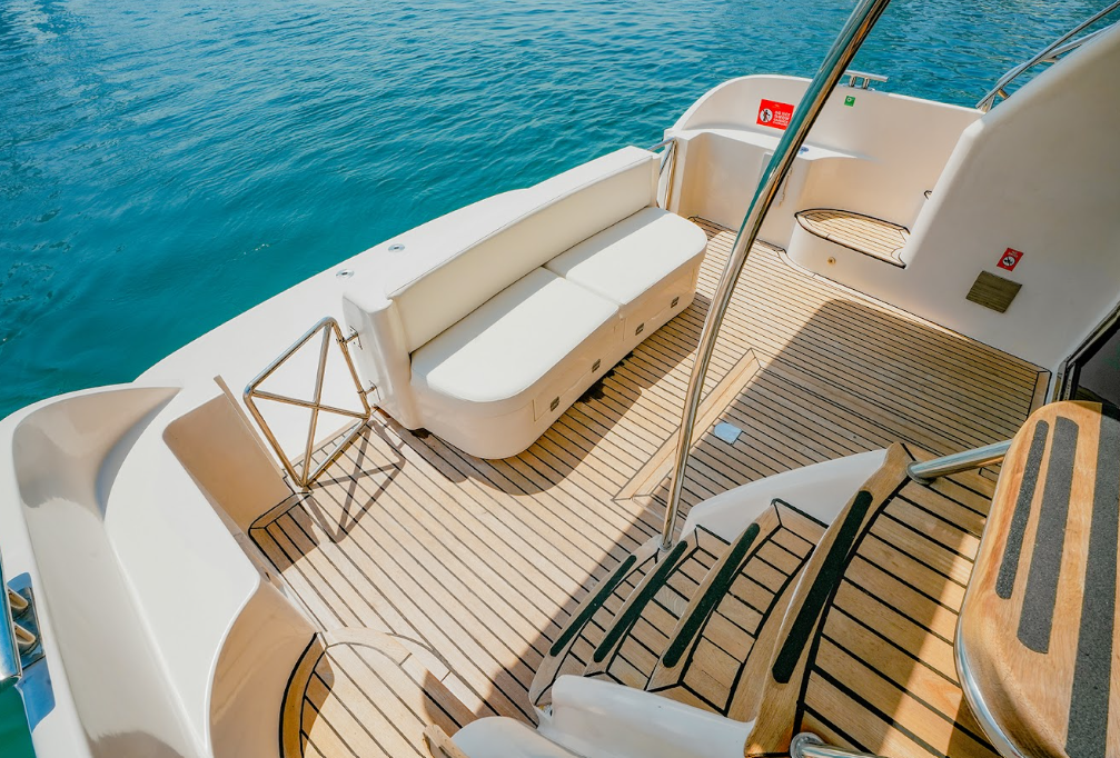 A10 YACHT