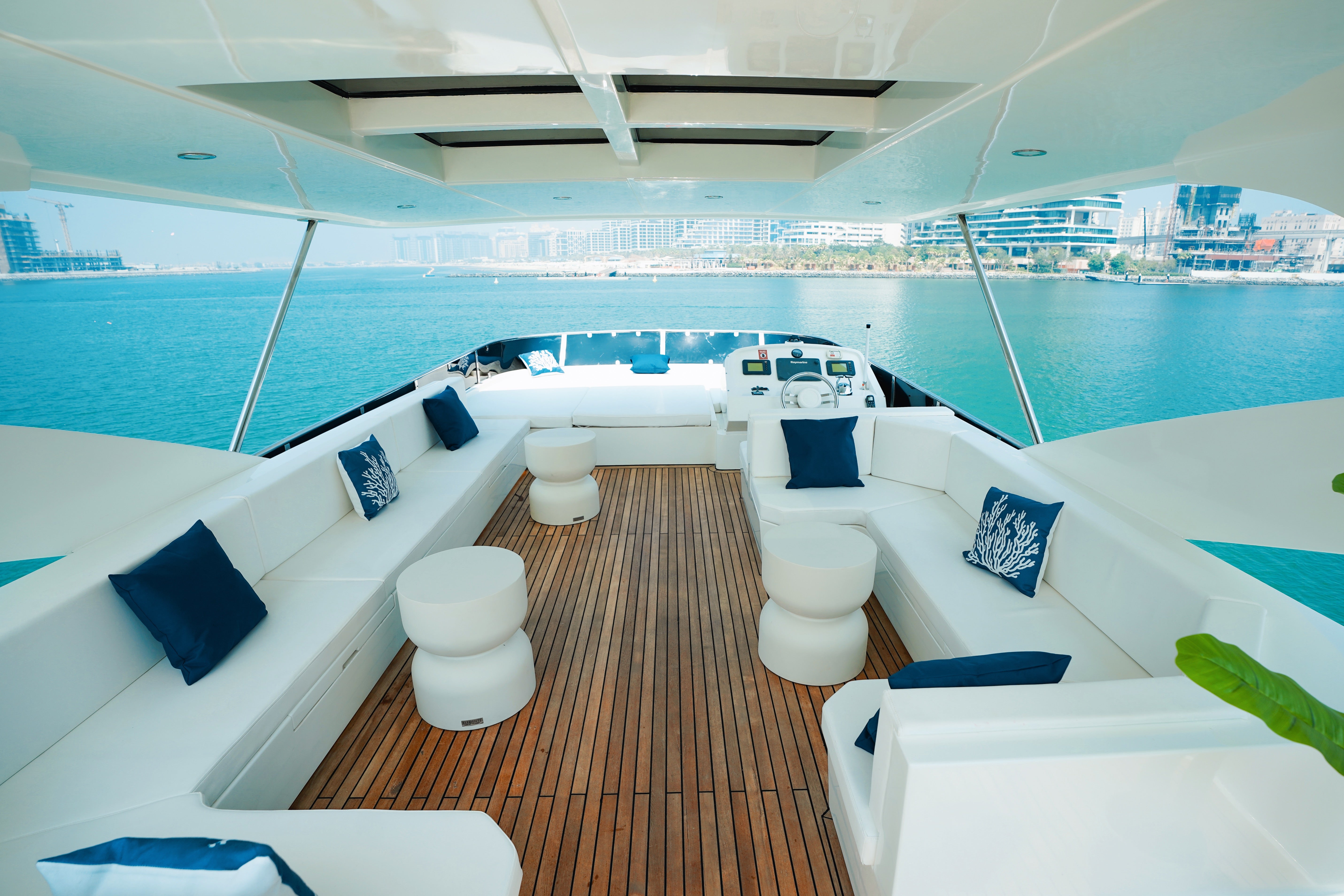 X37 YACHT
