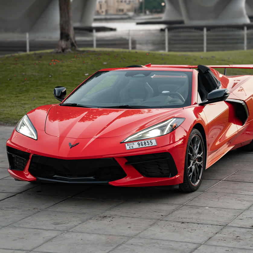 CORVETTE C8 RED