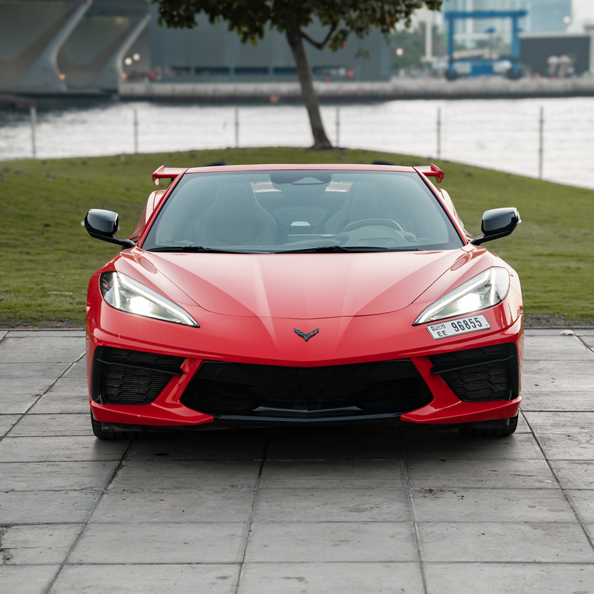 CORVETTE C8 RED
