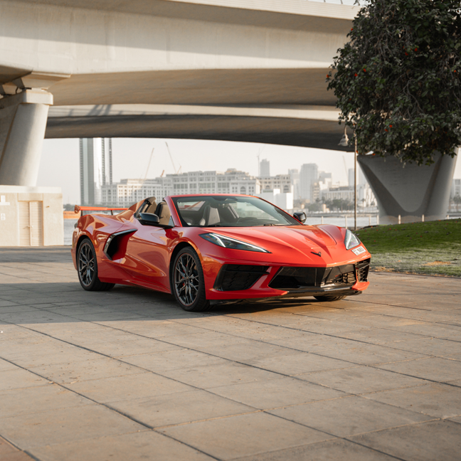 CORVETTE C8 RED