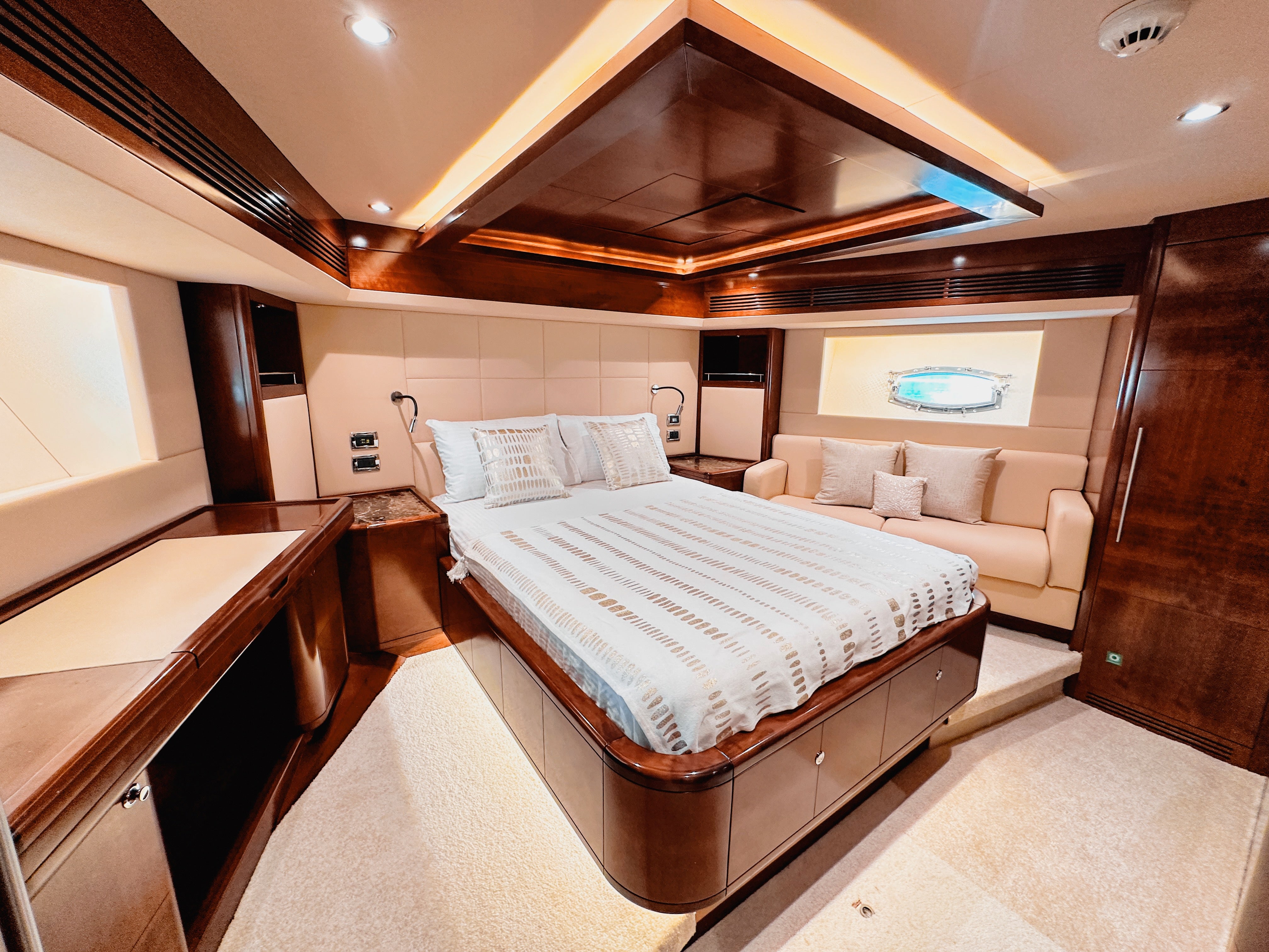 X34 YACHT