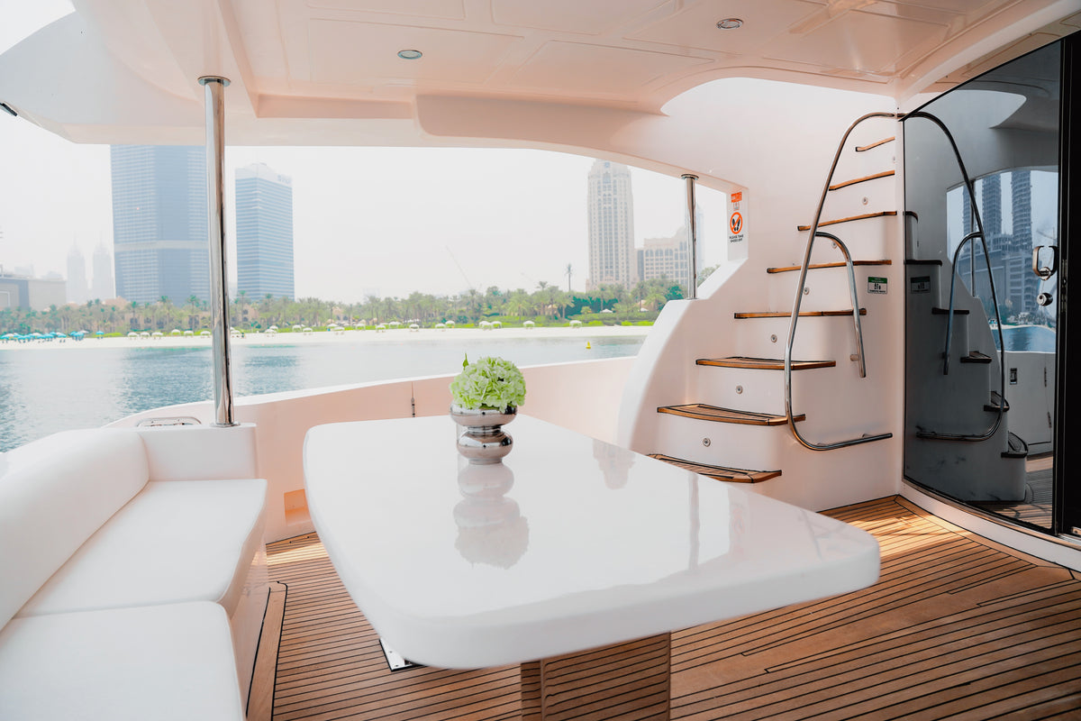 X37 YACHT