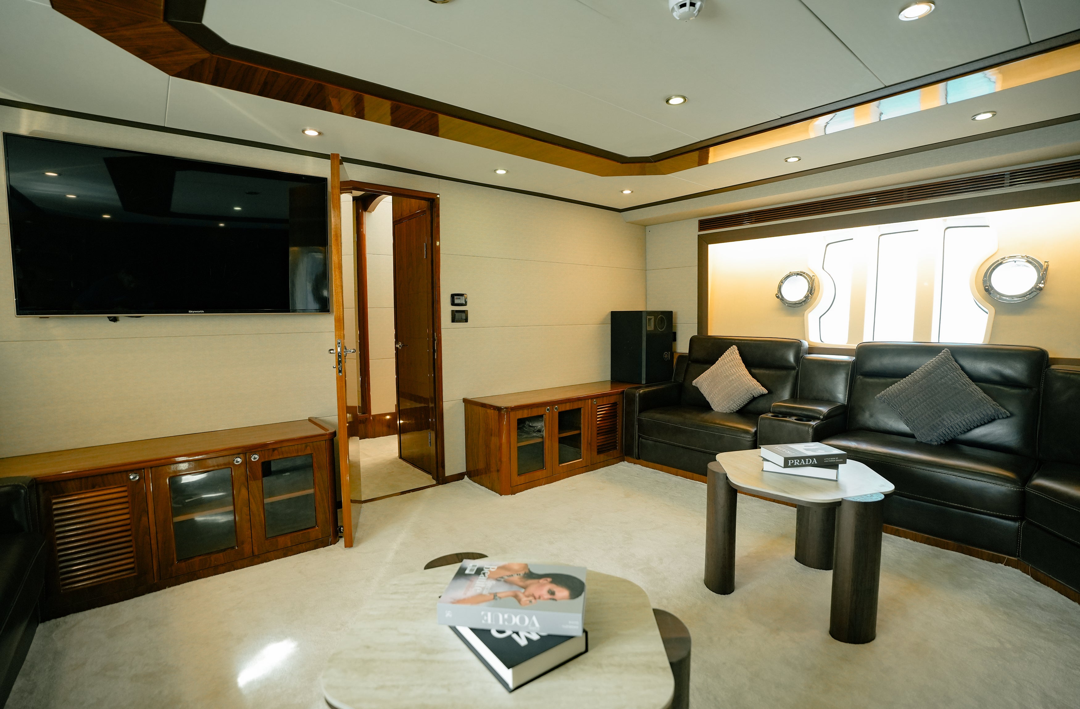 X43 YACHT