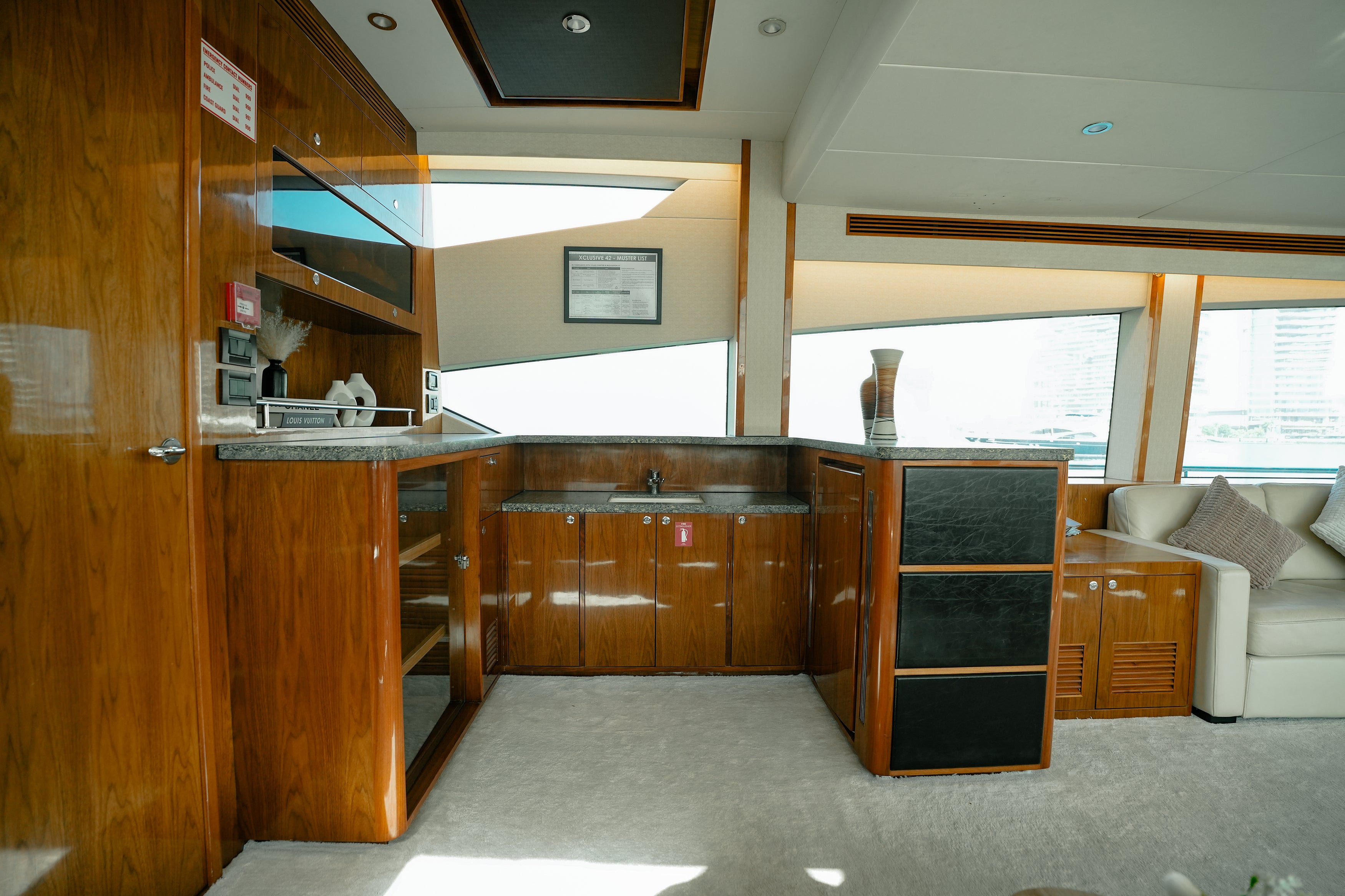 X43 YACHT