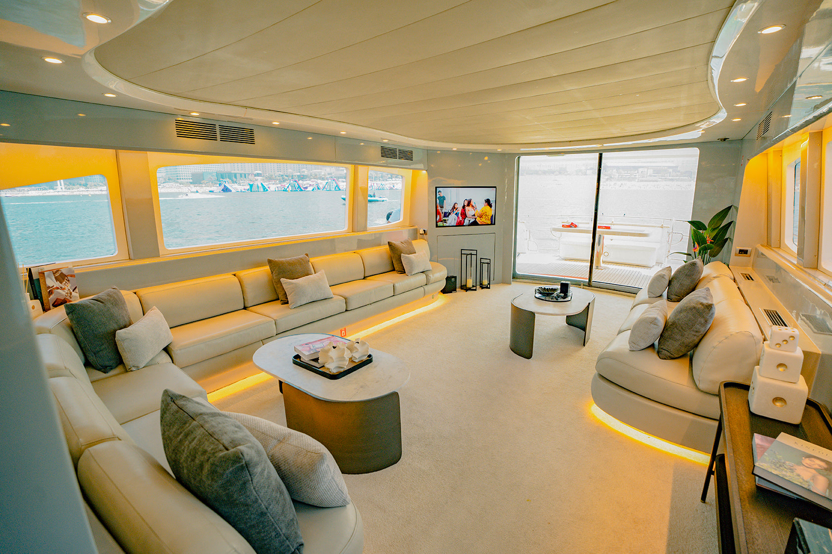 A12 YACHT