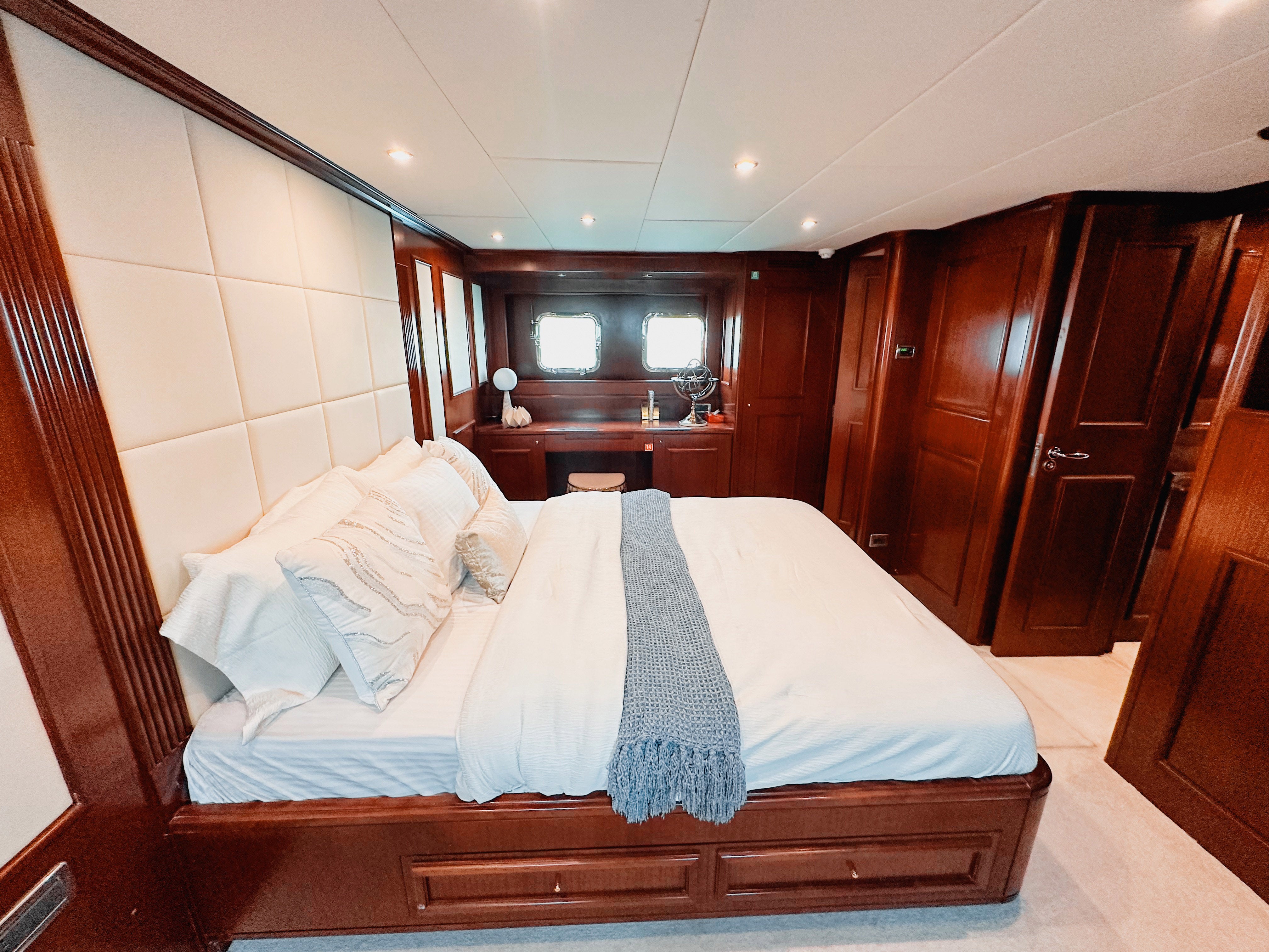 X25 YACHT