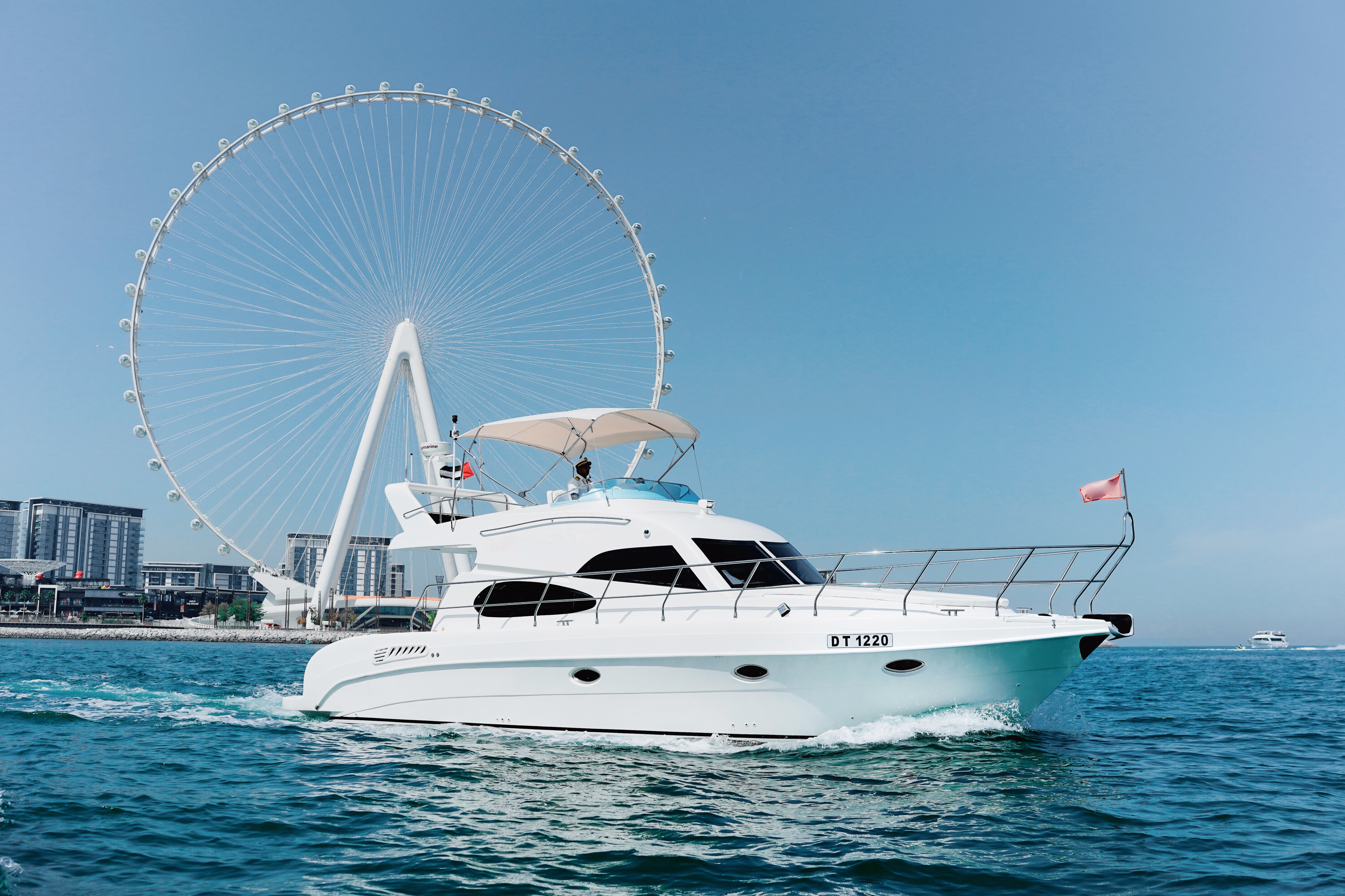 X4 YACHT