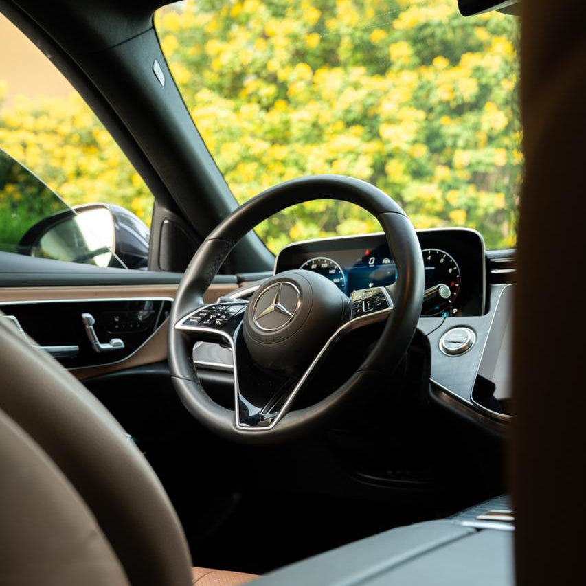 MERCEDES E200
